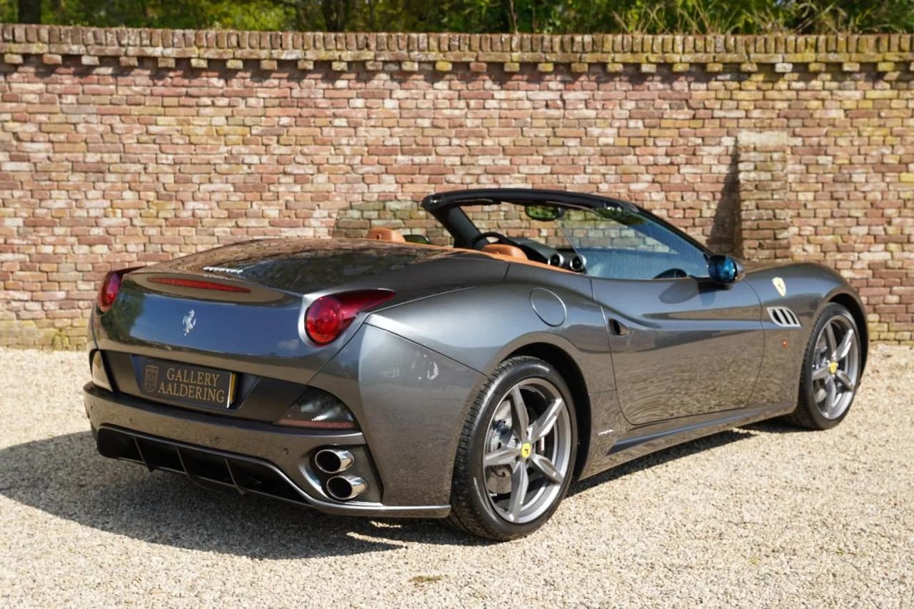 2010 Ferrari California 4.3 - Thumbnail 2