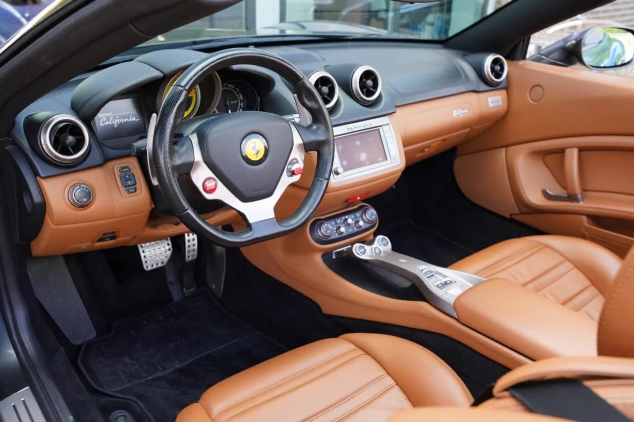 2010 Ferrari California 4.3 - Thumbnail 3