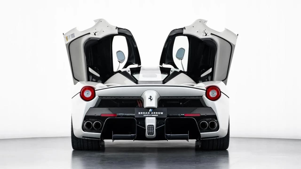 2015 Ferrari LaFerrari - Thumbnail 7
