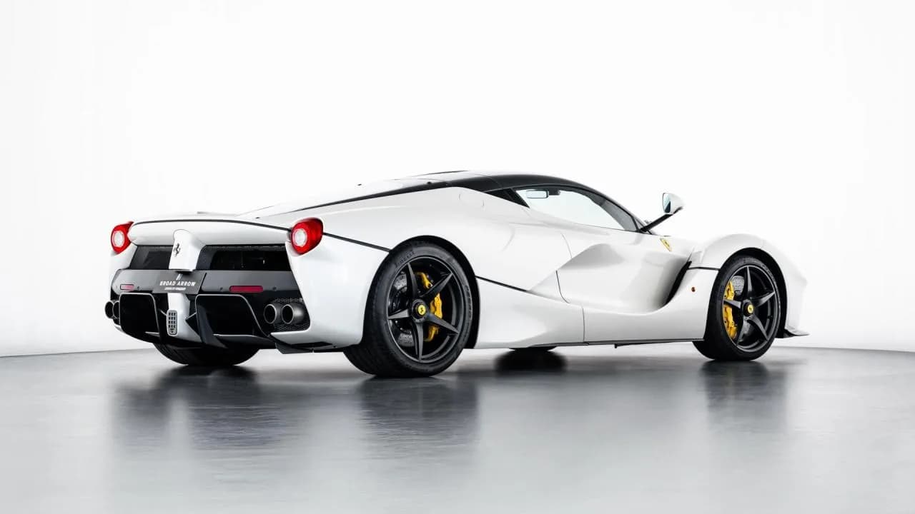 2015 Ferrari LaFerrari - Thumbnail 3