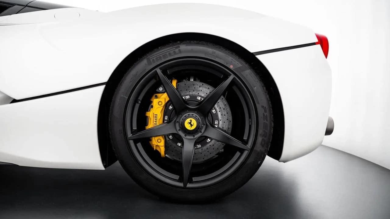 2015 Ferrari LaFerrari - Image 30