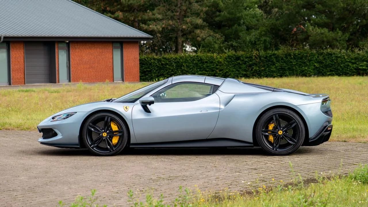 2025 Ferrari 296 GTS - Thumbnail 4