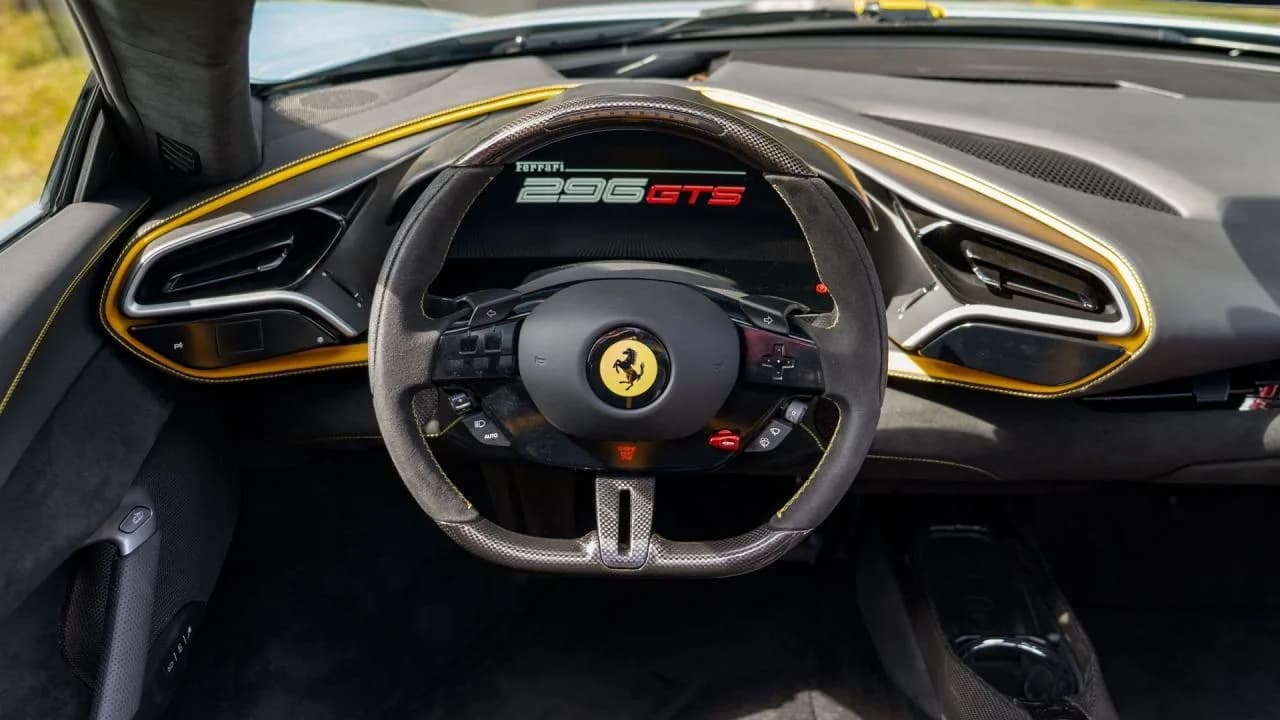 2025 Ferrari 296 GTS - Thumbnail 7