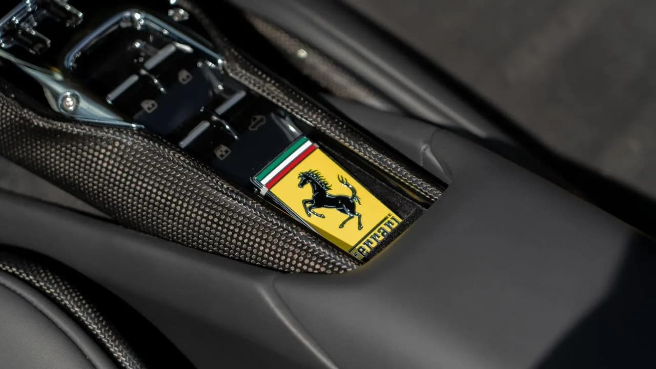 2025 Ferrari 296 GTS - Thumbnail 8