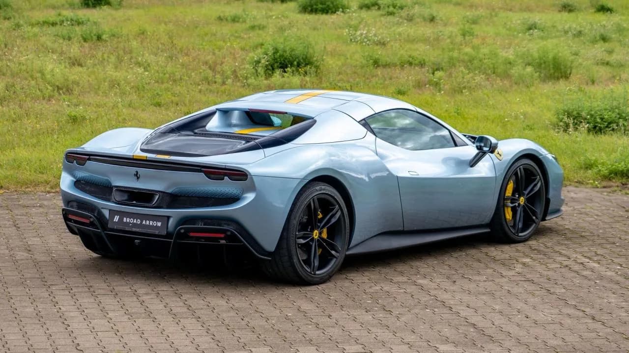 2025 Ferrari 296 GTS - Thumbnail 3